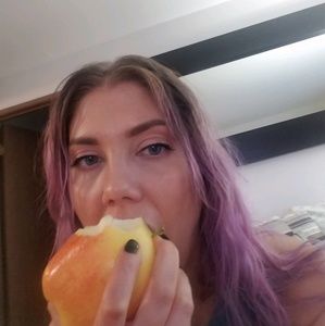 Meet your Posher, Cari